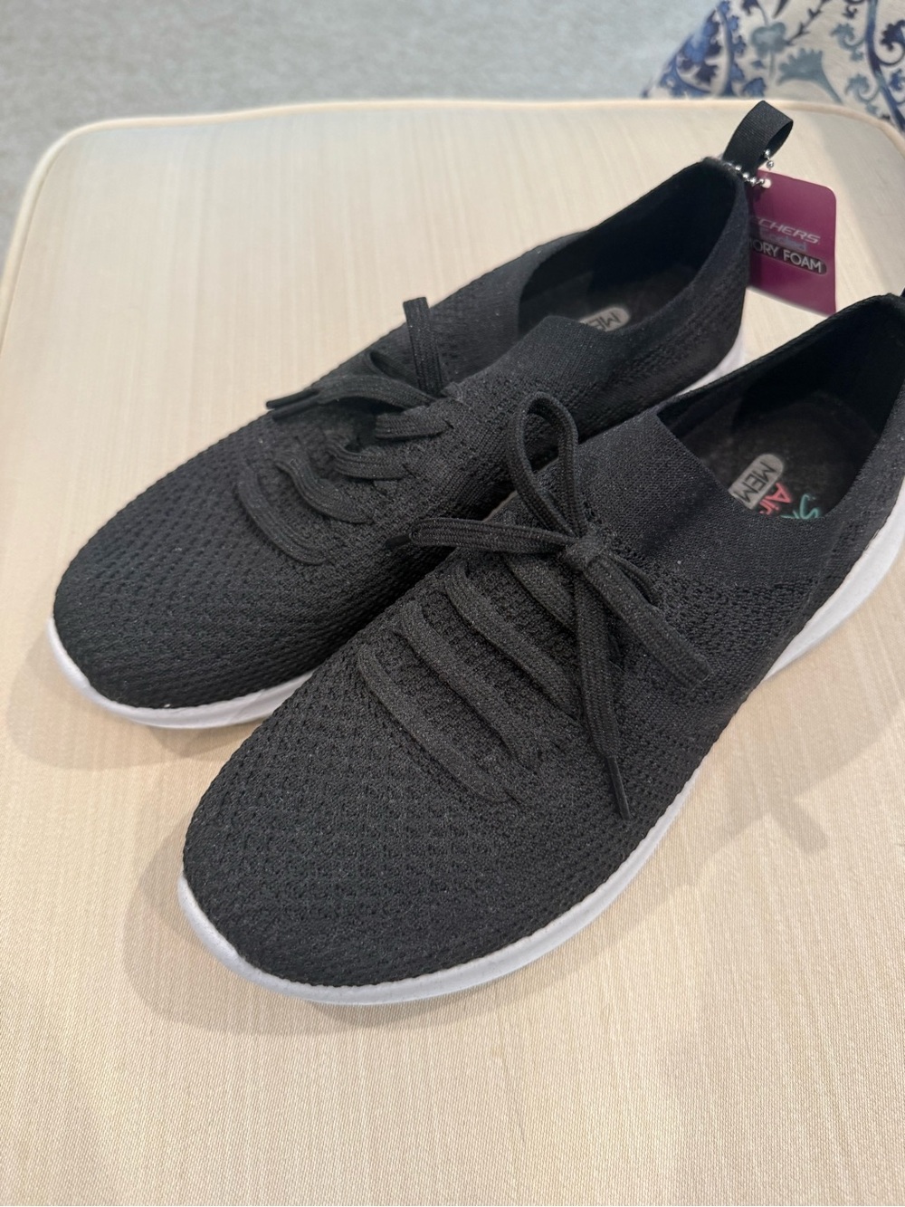 NWT Skechers Ultra Flex Statements Black White Memory Foam Sneakers Size 9